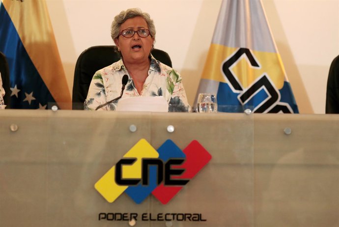 La presidenta del CNE de Venezuela, Tibisay Lucena