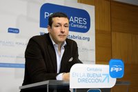 PP: Revilla gana el doble con los libros que de presidente y por eso éstos son su prioridad