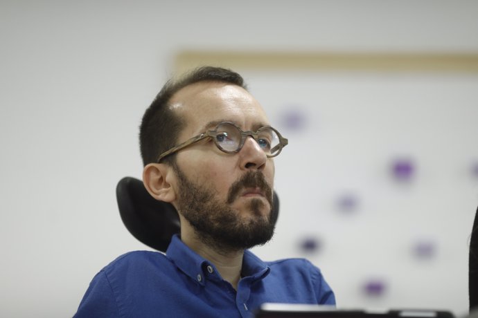 Roda de premsa de Pablo Echenique a la seu de Podemos