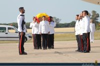 Familiares despiden al soldado Carrero Jiménez en un acto íntimo en Dos Hermanas (Sevilla)