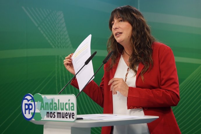 Loles López, número dos del PP-A, en rueda de prensa este lunes