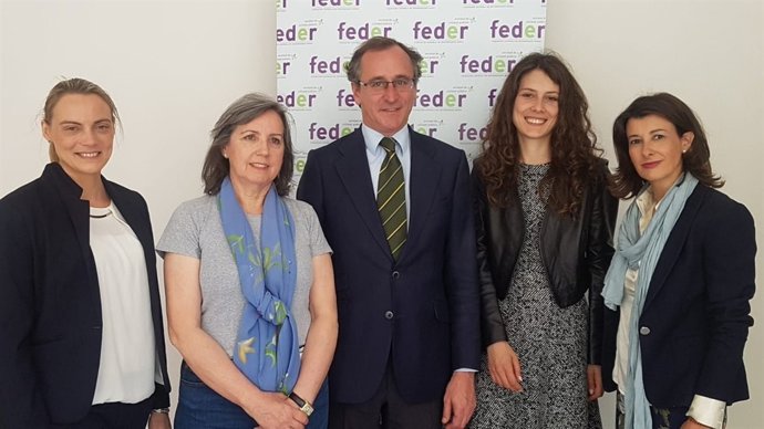 Alfonso Alonso, con representantes del PP y de Feder