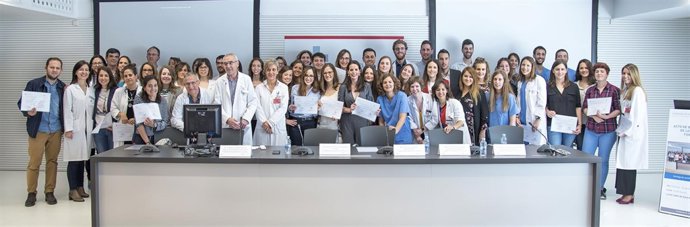 Momento de la despedida de los 46 nuevos especialistas.