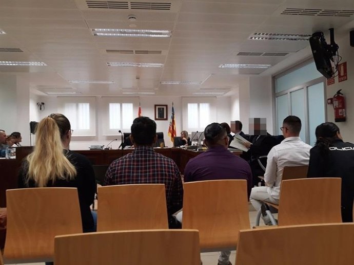 Juicio a un joven que reconoe haber descuartizado al exnovio de su madre