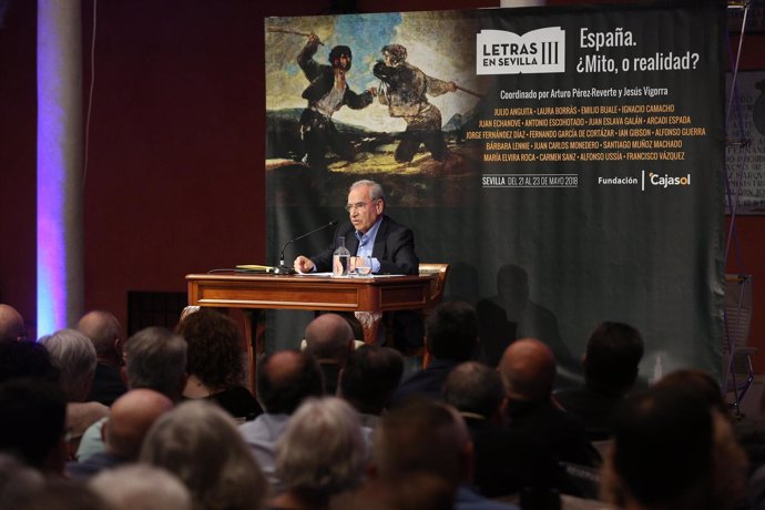 Alfonso Guerra inaugura las  jornadas 'Letras en Sevilla' de Fundación Cajasol