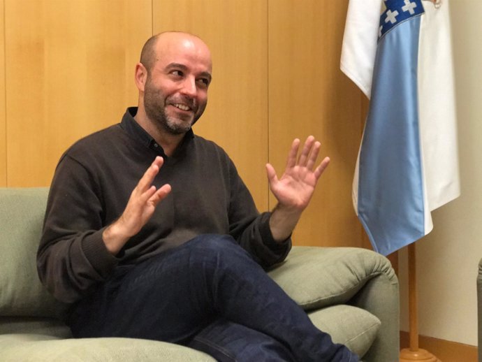 El portavoz de En Marea, Luís Villares, en una entrevisa con Europa Press