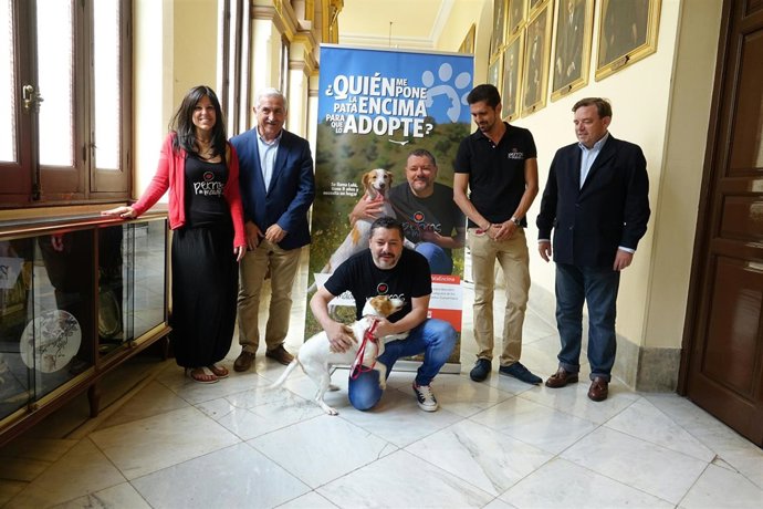 Campaña adopta un perro 