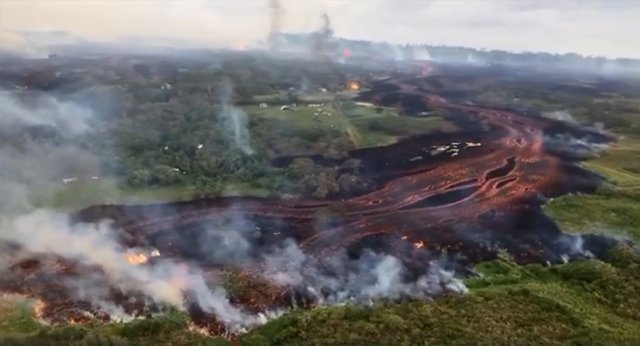 Río de lava en Hawái