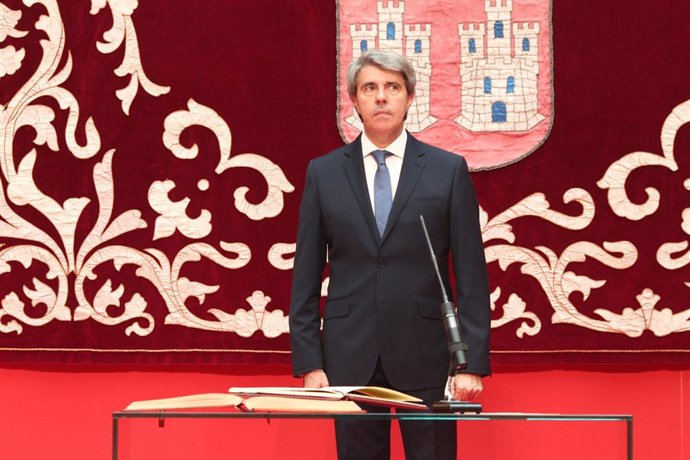 Ángel Garrido toma posesión como presidente de la Comunidad de Madrid