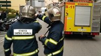 Tres desalojados por un incendio en la casa del guarda de un colegio de La Línea (Cádiz)