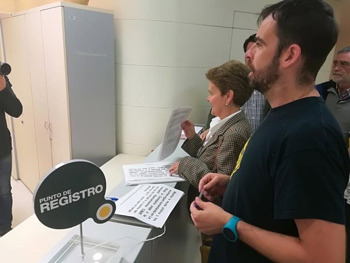 La plataforma pide una reunión a la consejera María Martín