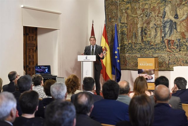 Page en un acto con mayores