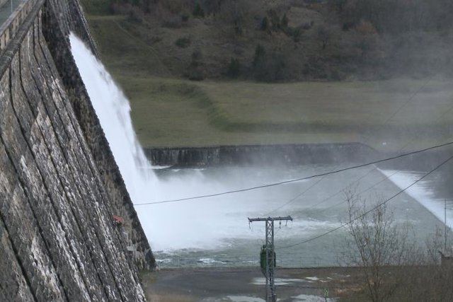 Embalse pantano Euskadi Ullibarri