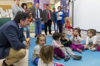 Mañanes descarta ampliar la jornada reducida con extracurriculares y apuesta por una solución "intermedia"