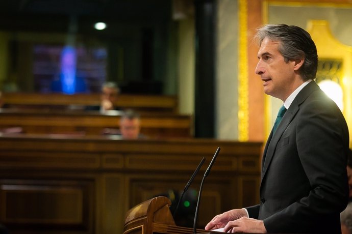 El ministro de Fomento, Íñigo de la Serna, en el Congreso