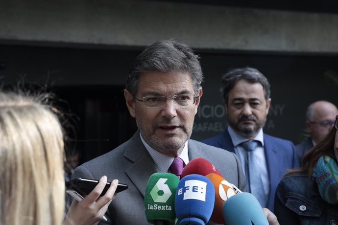 Rafael Catalá hace declaraciones a los medios tras presidir un acto