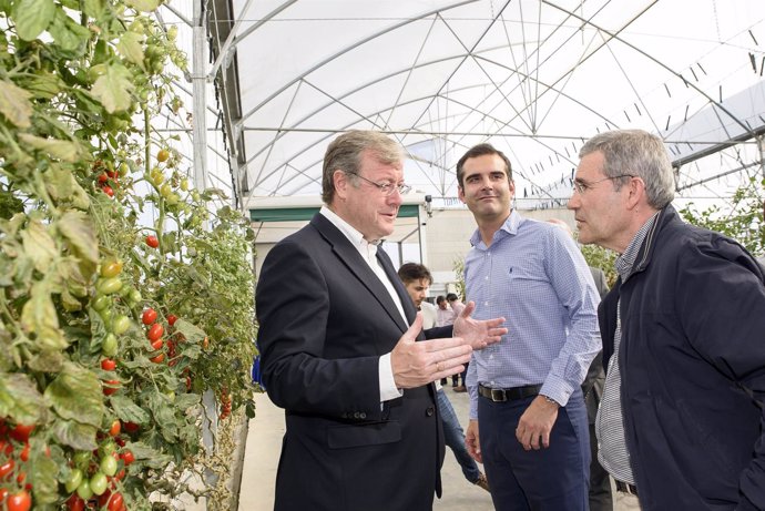 El alcalde de León visita junto con el de Almería la sede de Caparrós Nature