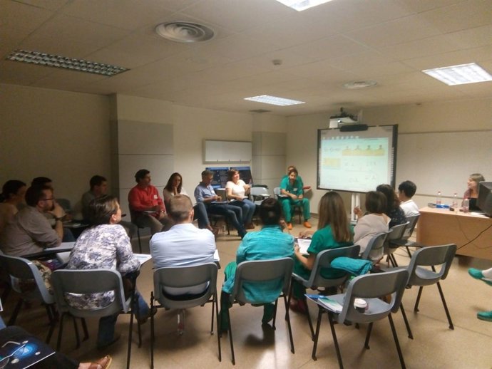Profesionales del hospital participan en el curso