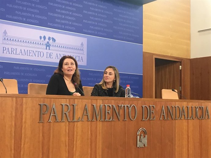 Carmen Crespo y Marfrán Carazo, del PP-A, en rueda de prensa