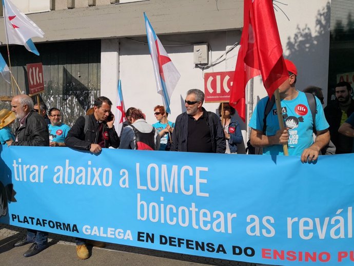 La Plataforma Galega en Defensa do Ensino Público protesta contra las reválidas