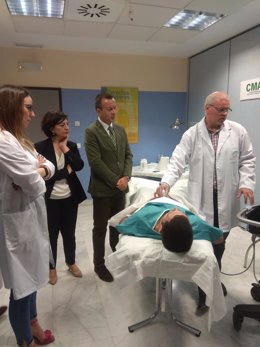 Médicos de familia se forman en Granada para realizar ecografías abdominales 