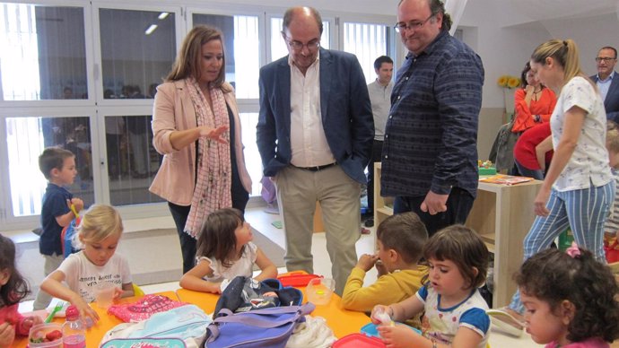 Mayte Pérez y Javier Lambán visita el centro escolar Arcosur de Zaragoza