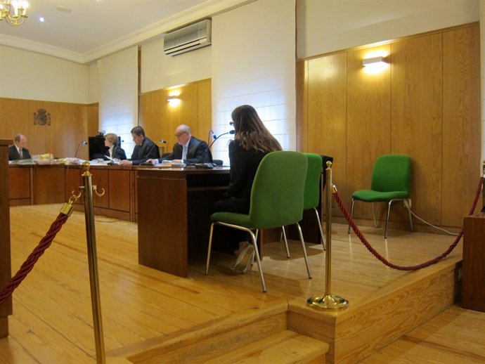 La dueña de Viajes Vibolid, en pleno juicio.                 