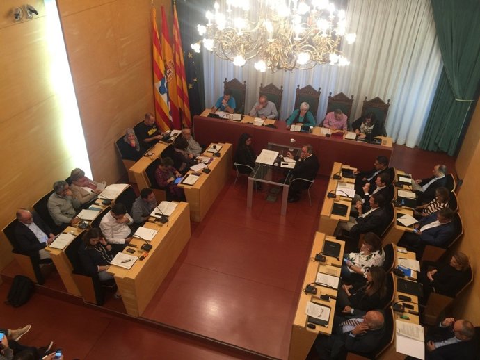 Ple municipal de l'Ajuntament de Badalona (Arxiu)