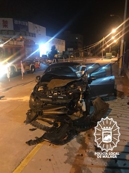 Vehículo siniestrado detenido por ir ebrio atropellar a un policía local choque 