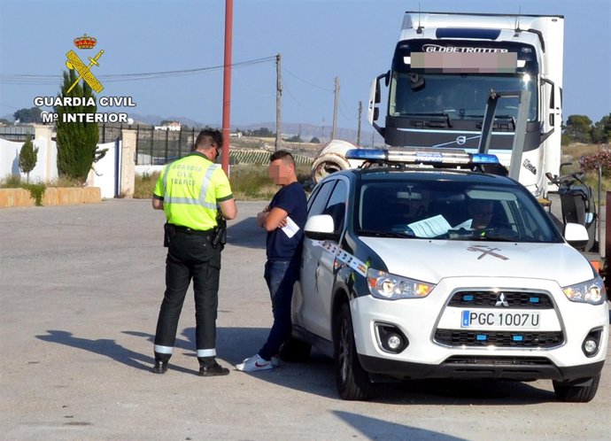  Guardia Civil Detiene Al Conductor De Un Vehículo Articulado De 40 Toneladas