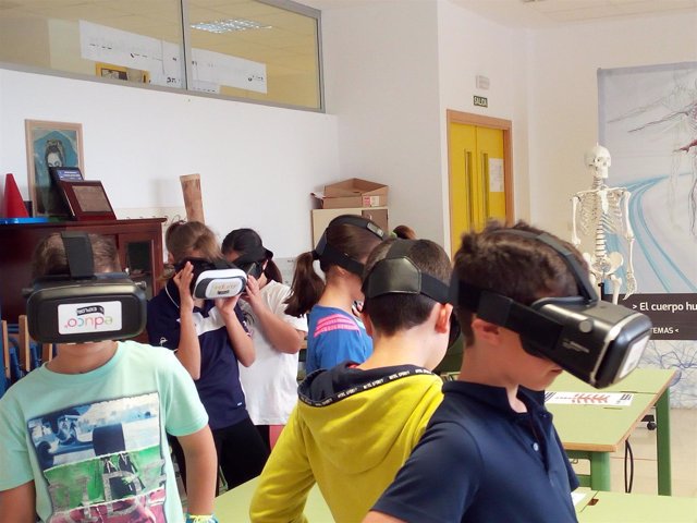 Un total de 360 niños han disfrutado de talleres de Realidad Virtual.