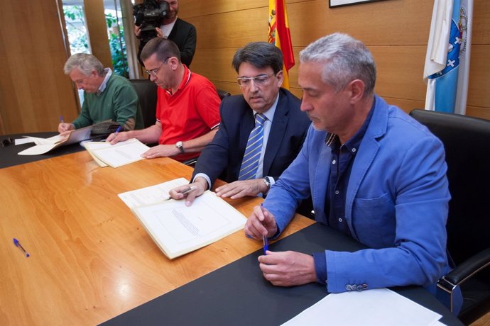 Firma del acuerdo con los sindicatos de la Xunta