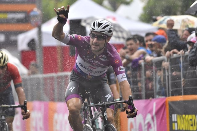 Vivinia celebra su cuarta victoria en el Giro 2018