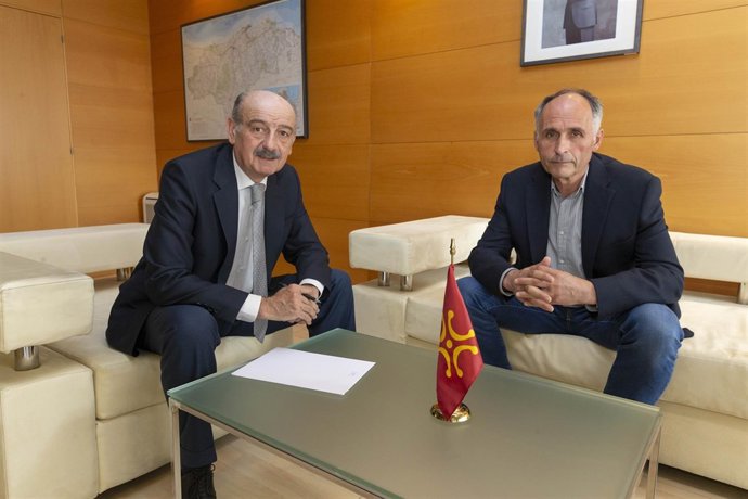 Mazón se reúne con el alcalde de Soba, Julián Fuentecilla