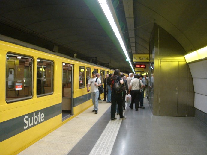                                Subterráneos De Buenos Aires