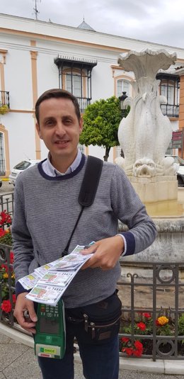 Manuel Sánchez, vendedor de la ONCE que ha repartido 600.000 euros en San Telmo.