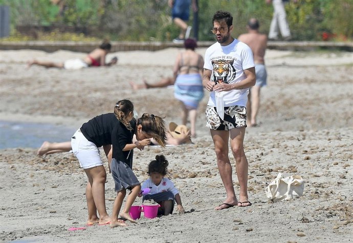 CESC FÁBREGAS CON FAMILIA EN IBIZA