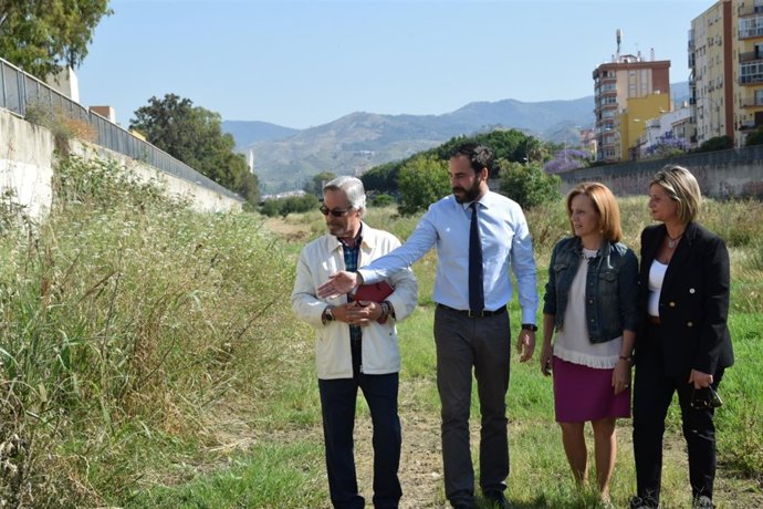 Daniel Pérez en el Guadalmedina 