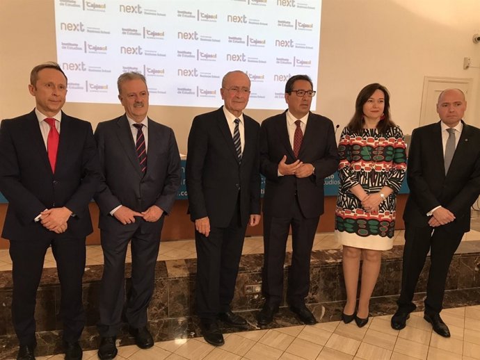 Alcalde de Málaga con Pulido Cajasol y Campo Vidal congreso inteligencia turísti