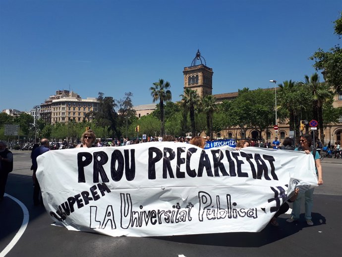 Vaga de professors de la UB