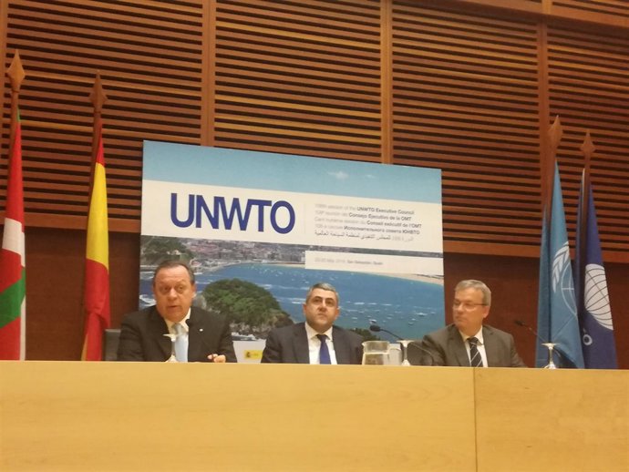 Santos, Pololikashvili y Retortillo,