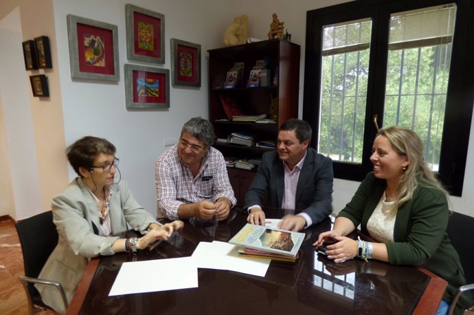 Reunión entre la UNIA y el Ayuntamiento de El Almendro. 