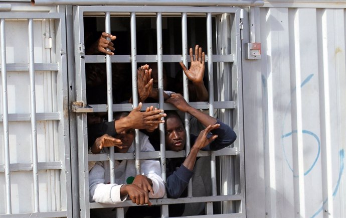 Centro de detención para migrantes a las afueras de Trípoli