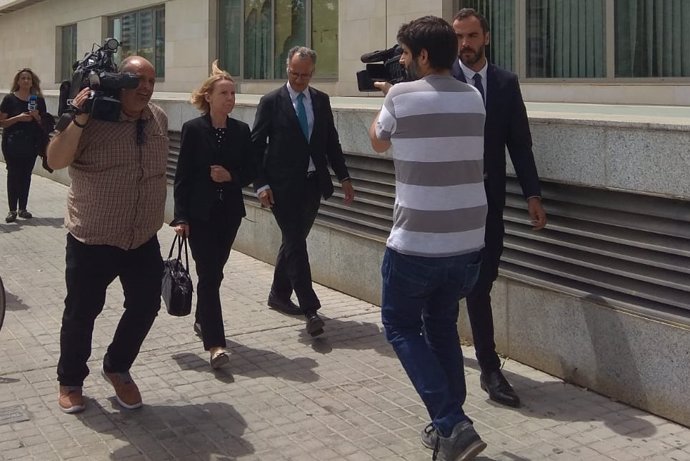 Rosa Barceló a la seua arribada dijous a la Ciutat de la Justícia 