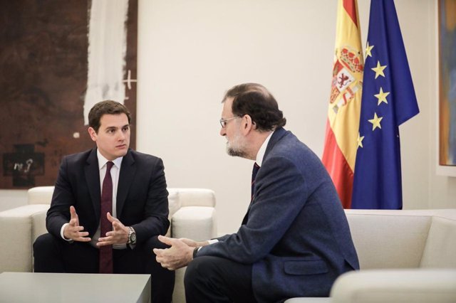 Rajoy recibe al líder de Ciudadanos, Albert Rivera, en La Moncloa