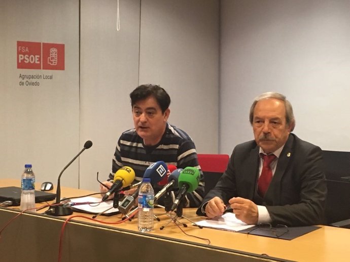El alcalde de Oviedo, Wenceslao López, y Silvino González