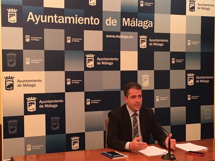 Carlos Conde, portavoz municipal en Málaga, en rueda de prensa 