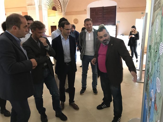 Fiscal en la exposición sobre la importancia del estuario del Guadalquivir