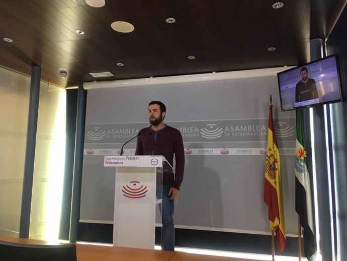 El diputado de Podemos en la Asamblea de Extremadura Daniel Hierro