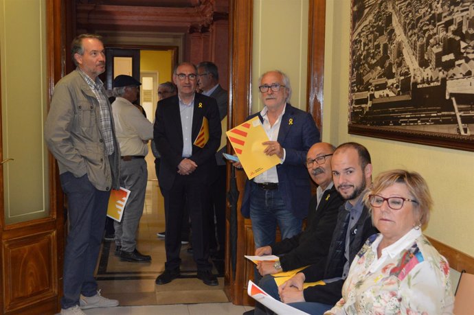 Alcaldes de ERC de Lleida en la Subdelegación del Gobierno